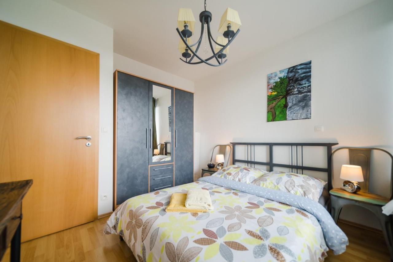 Comfy Condo On The 20Th Floor & Free Parking Bratislava Exterior photo